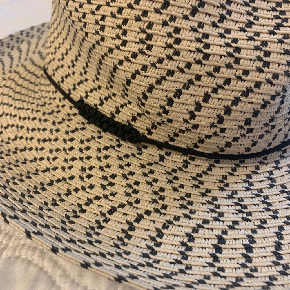 Sun Hat - Picture 2 of 3